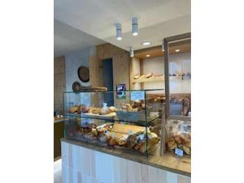 A vendre, boutique froide, boul./pat./confiserie