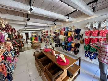 Vente FDC textile articles plages à Saint Tropez