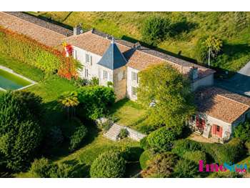 Domaine viticole avec château à vendre à Rions