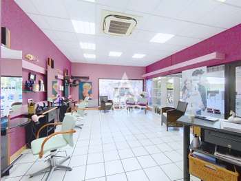 Vente salon de coiffure en ccial à Poilly lez Gien