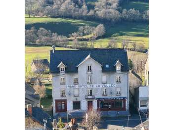 Hôtel Restaurant à vendre au cœur des Volcans d'
