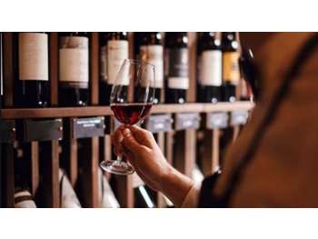 Vente cave à vin sur axe passant Est Lyonnais