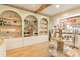 Vente boutique souvenirs face Basilique Ars