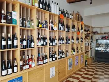 CAVE A VIN-PRODUITS DE TERROIR