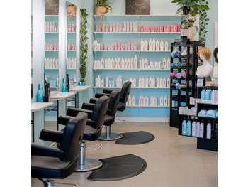 AV salon de coiffure avec clientèle fidèle Annonay