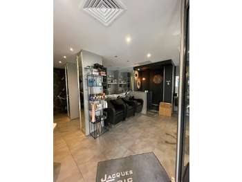 Vente salon de coiffure en angle à Cagnes sur Mer