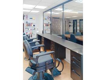 Vente salon de coiffure clé en main à Frouzins