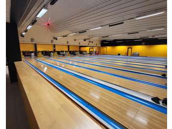 AV bowling 16 pistes lic IV à la Ferté Bernard