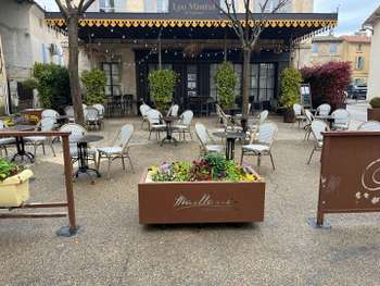 Vend fonds de commerce restaurant rénové Maillane