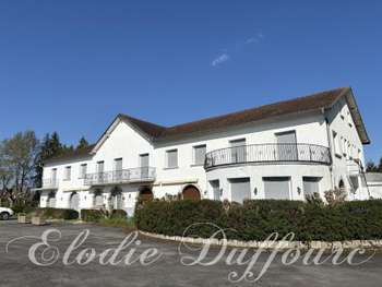 Hôtel de charme à vendre face aux Pyrénées