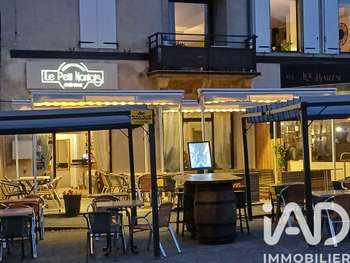Vente crêperie sur la place de Nant