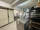 Murs et fond boulangerie empl premium de Vitry
