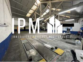 Vend local commercial 447m² à Marseille Chartreux