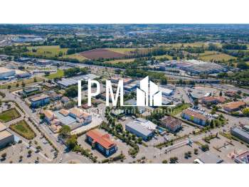 A vendre local commercial 269m² ZAC Gardanne