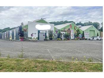 Fonds + murs jardinerie sous enseigne à Dampierre