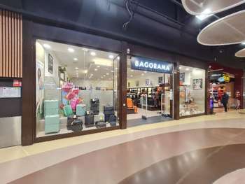 AV FDC bagagerie 180m² empl premium Chambourcy