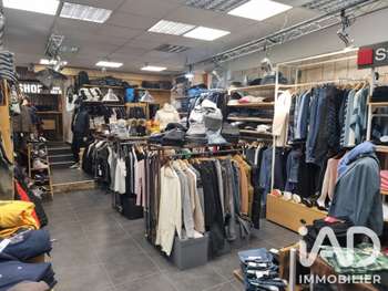 Vente commerce de prêt-à-porter au Bourg-d'Oisans