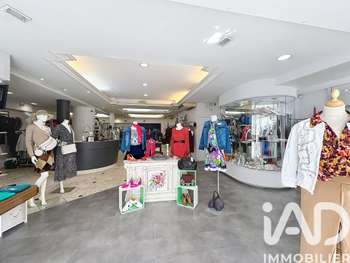 Vente commerce habillement-textile à Rochefort