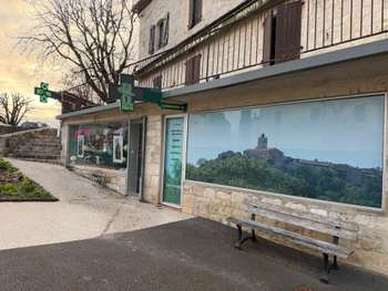 Pharmacie à vendre dans une commune dynamique 82