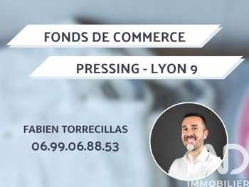 Vente pressing dans rue commerçante à Lyon 69009
