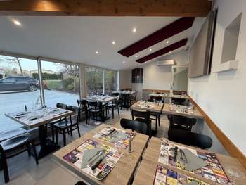/!\ FDC bar café restaurant axe passant sur Bourg