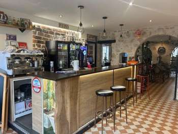 Très belle affaire de restauration à vendre Breval