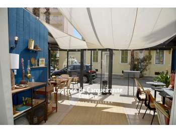 AV restaurant 105m² Le Lavandou emplacement N°1