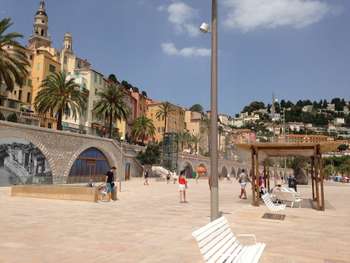 A vendre bar restaurant glacier terrasses à Menton