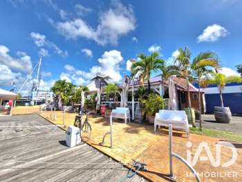 Vente restaurant renommé à la Marina du Gosier