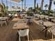 AV restaurant en bordure de plage terrasse vue mer