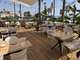 AV restaurant en bordure de plage terrasse vue mer
