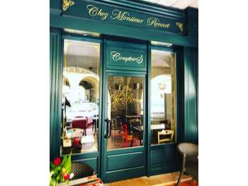 AV FDC salon de thé place centrale de Fleurance