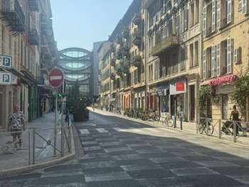 Affaire très bien tenue depuis presque 10 n'as -