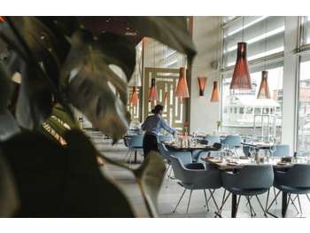 SUPERBE restaurant CROIX ROUSSE 69004
