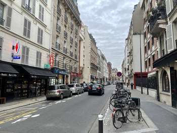Vente café bar brasserie 60 couverts angle à Paris