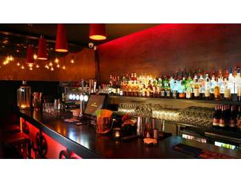 Brasserie d'angle à vendre en Carré d'or de Nice