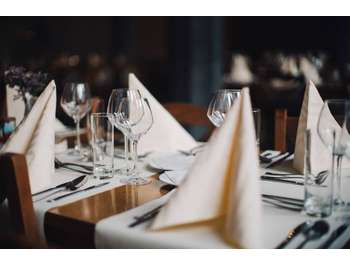 AV restaurant à Versailles Saint-Louis Rive Gauche