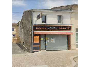 AV BOULANGERIE DANS UN BOURG DU 33