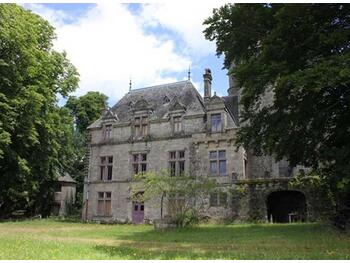 Château à vendre de 620m² à Montaignac-Saint-Hipp