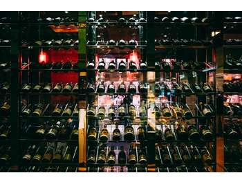 Vente bar à vins petite restauration axe passant