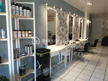 Vente salon de coiffure rénové en zc à Saintes