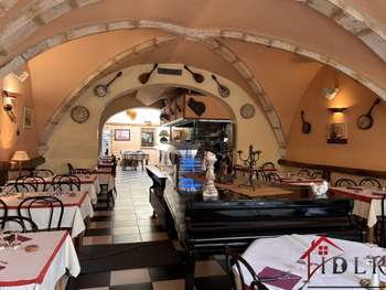 fonds de commerce restaurant 202 m2+ terrasse 88 c
