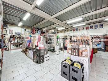 Vente FDC cave à vins et spiritueux 110m² Clermont