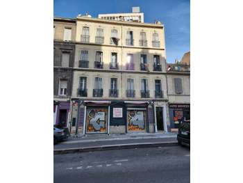 AV – Hôtel à vendre (MURS & FONDS) – 34 studios +