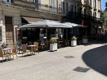 Café/restaurant à vendre à Avignon Centre