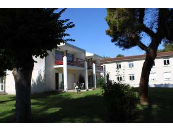 A vendre résidence services séniors en Charente