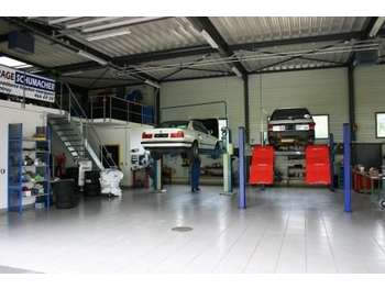 Vente garage sur terrain total de 3246m² Charente