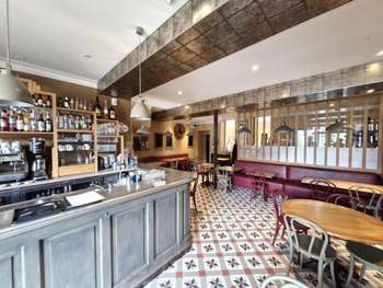 Vente bar hôtel restaurant dans village renommé 21