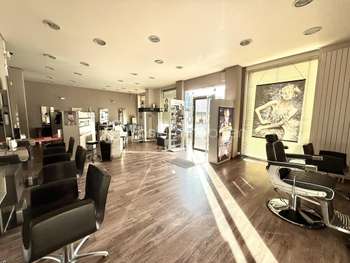Vente salon de coiffure en centre-ville de Bron