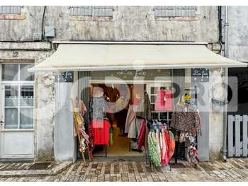 Local commercial rue piétonne la couarde 37 M2